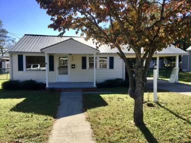 Main picture of 209 W Harnett St