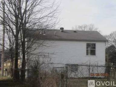 Main picture of 1904 Allen St