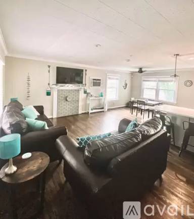 Main picture of 6421 Bayside Rd
