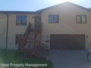 Main picture of 652 Orchard Ct