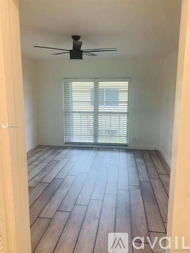 Main picture of 861 SE 22nd Ave