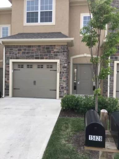 Main picture of 15852 Valleyview Dr