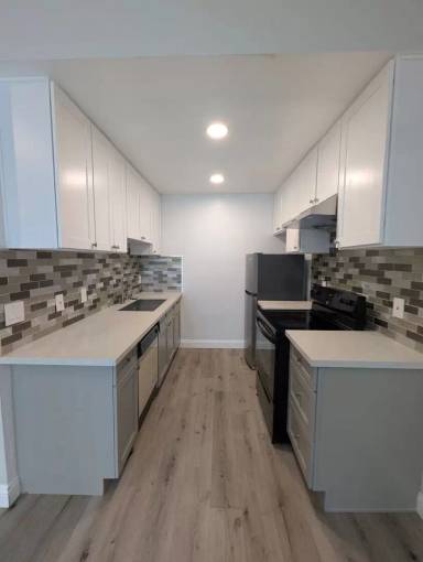 Main picture of 670 N Hill Ave