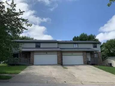 Main picture of 215 E Burks Dr