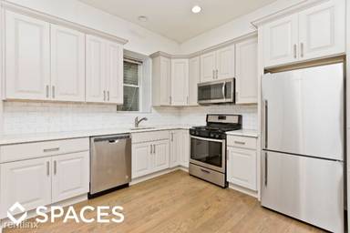 Main picture of 447 N Carpenter St