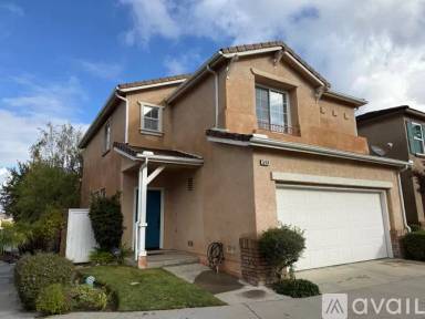 Main picture of 590 Yarrow Dr