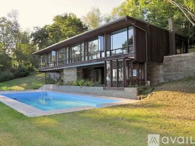 Main picture of 964 Mountain Rd