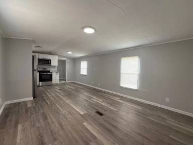 Main picture of 32 Doty Ln