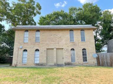 Main picture of 1913 Nolen Ct