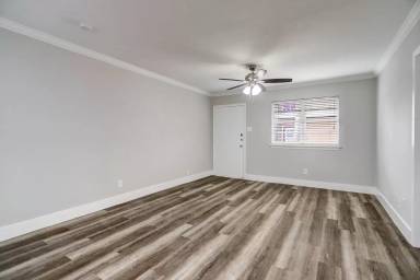 Main picture of 3620 Garrott St