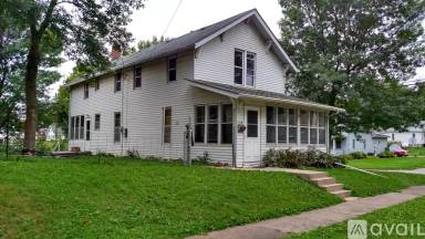 Main picture of 339 S 6th Ave W