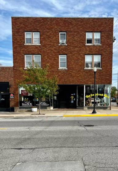 Main picture of 935 Maine St