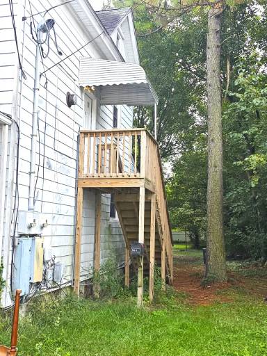 Main picture of 424 E East St