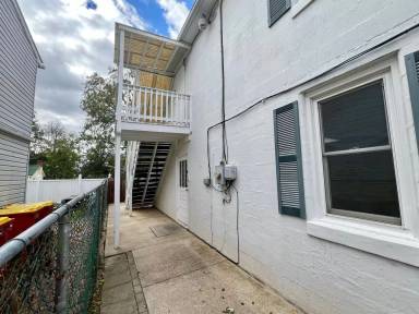 Main picture of 210 N Church St