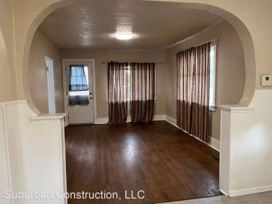 Main picture of 1257 E Fremont St