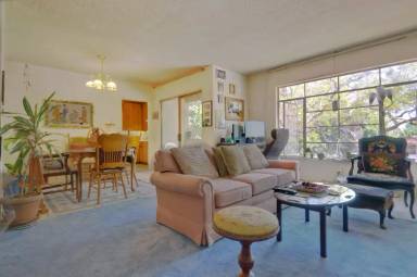 Main picture of 11061 Missouri Ave