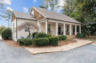 Main picture of 2050 Midland Rd