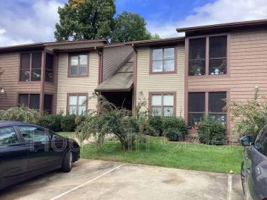 Main picture of 1220 State St