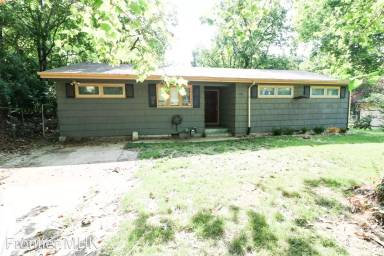 Main picture of 1106 Woodland St