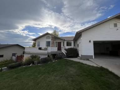 Main picture of 2904 4th St NE
