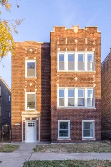 Main picture of 6647 S Saint Lawrence Ave