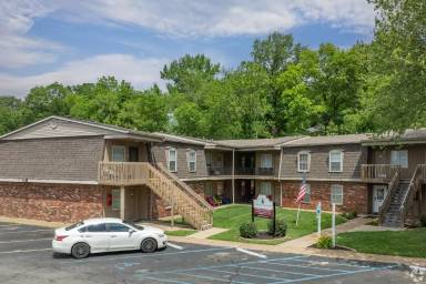 Main picture of Pine Knoll Apartments