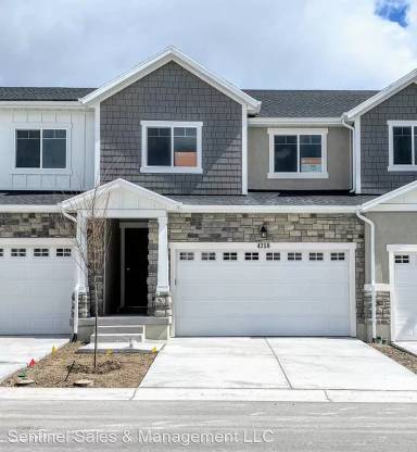 Main picture of Sky Ridge Townhomes