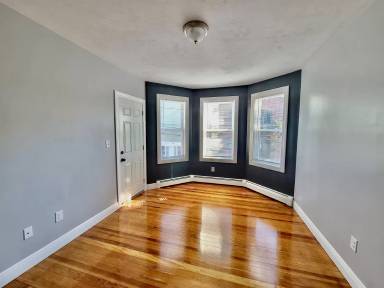 Main picture of 524 Charles St