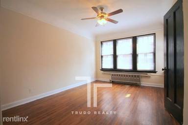 Main picture of 4409 N Wolcott Ave