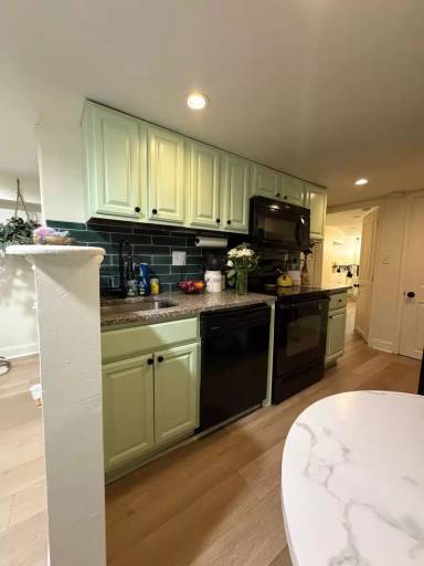 Main picture of 5435 W Berks St