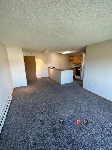 Main picture of 410 13th Ave NW