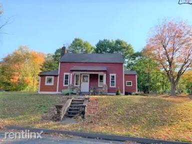 Main picture of 284 Lake St