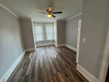 Main picture of 927 13th Ave