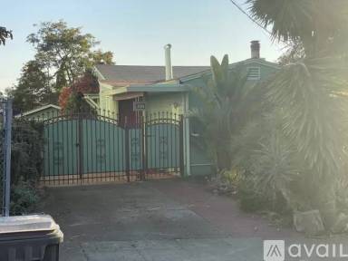 Main picture of 2915 Georgia St