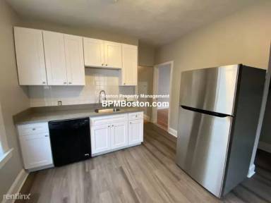Main picture of 368 Centre St