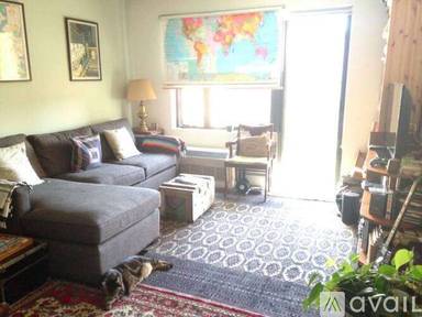 Main picture of 194 Meserole St