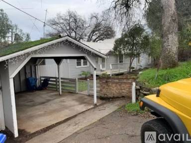 Main picture of 182 E Live Oak Dr