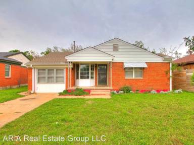 Main picture of 3808 N Drexel Blvd