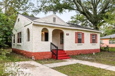 Main picture of 1816 E 24th St