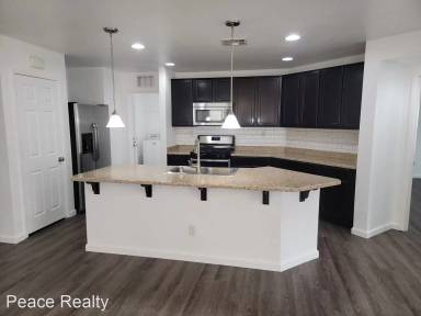 Main picture of 5635 Danforth Ave