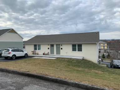 Main picture of 301 2nd St