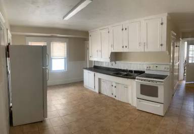 Main picture of 2 N Main St