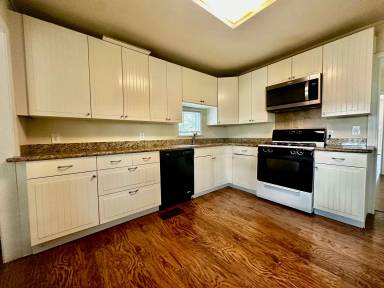Main picture of 503 Roy St