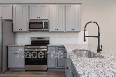 Main picture of 1759 Perimeter Loop