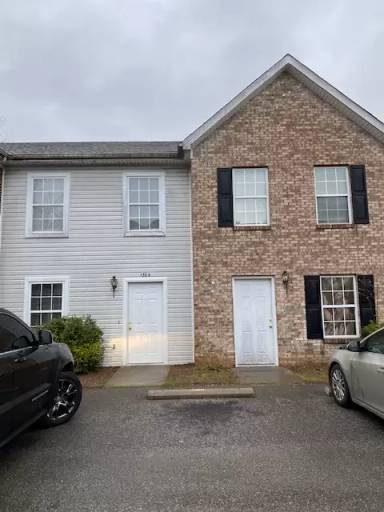 Main picture of 136 Ashberry Dr