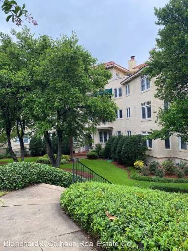 Main picture of 2068 Walton Way