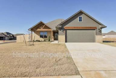Main picture of 200 Camellia Cir