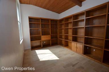 Main picture of 5237 Hewlett Dr