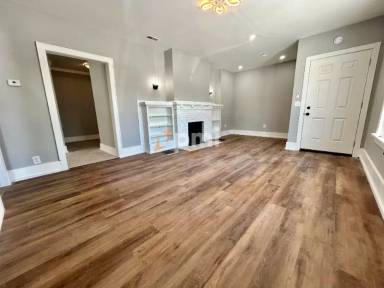 Main picture of 413 York St