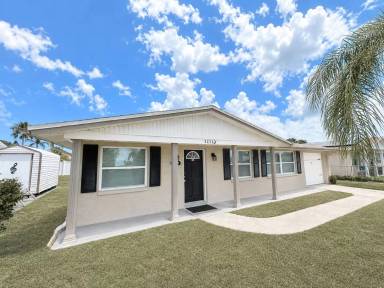 Main picture of 3711 Redwood Dr